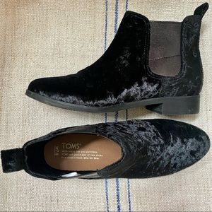 TOMS Ella Chelsea Booties